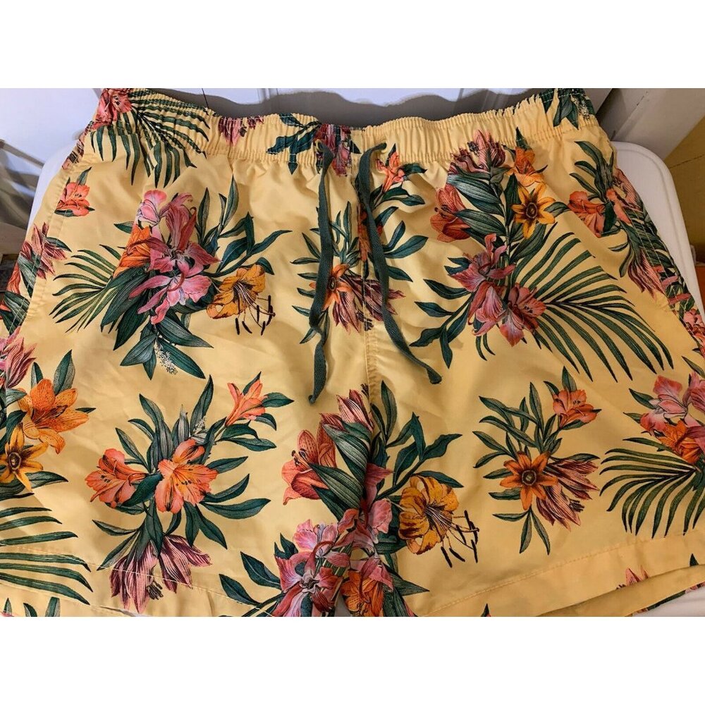 H&M Men's Sz XL‎ Yellow Green Shorts Hawaiian